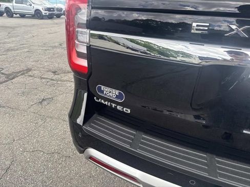 Used 2024 Ford Expedition Max Limited AWD/4WD image 5