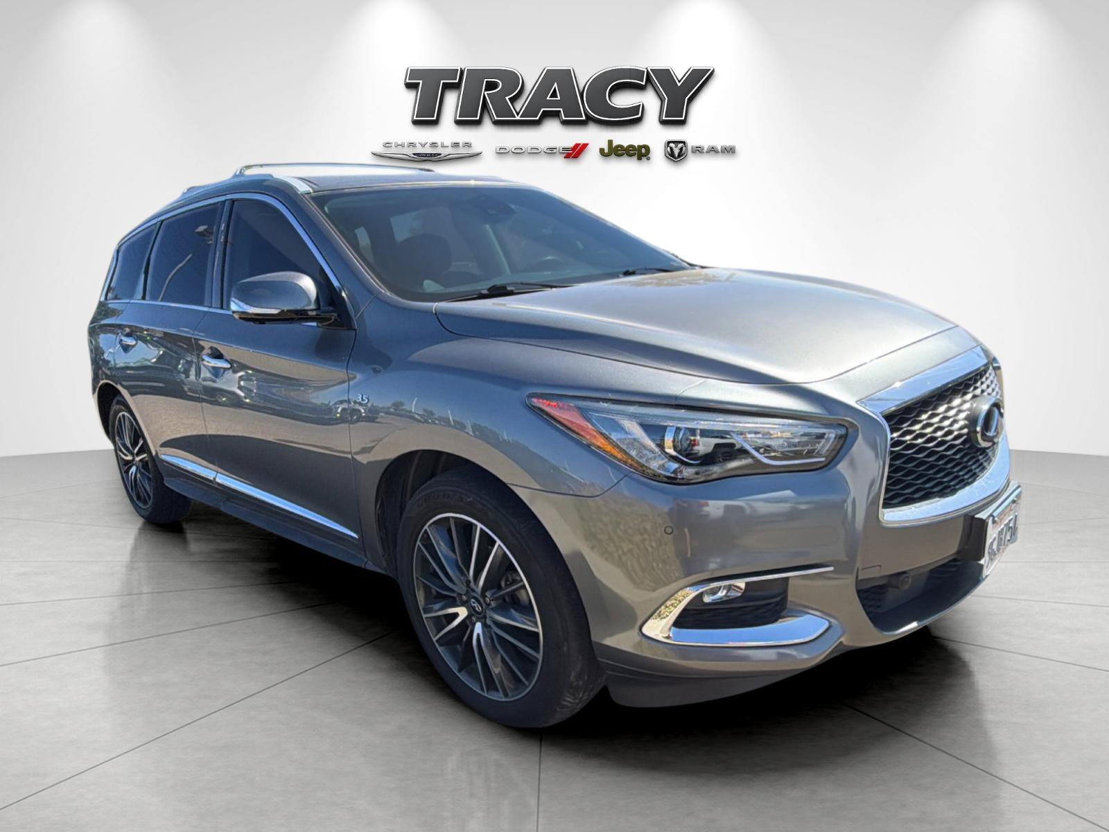 Used 2020 INFINITI QX60 Luxe w/ Sensory Package FWD image 2