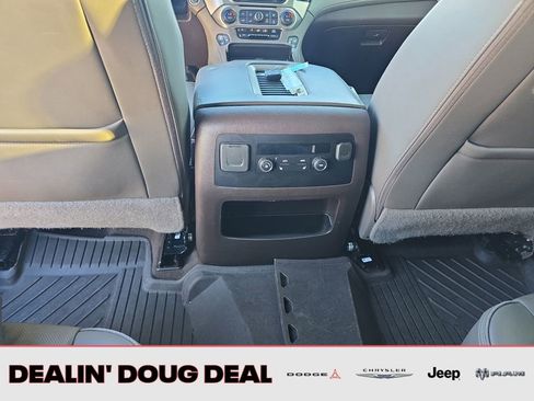 Used 2020 GMC Yukon Denali w/ Denali Premium Package image 27