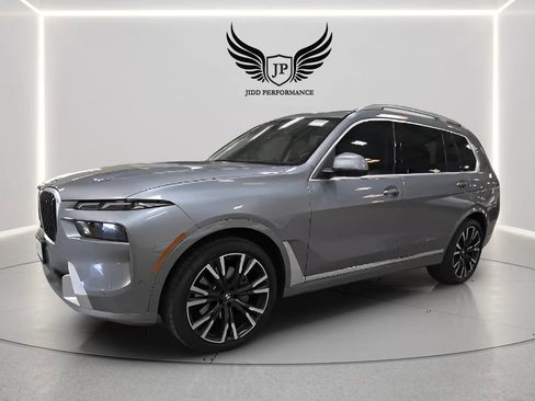 Used 2026 BMW X7 xDrive40i w/ Premium Package AWD/4WD image 3