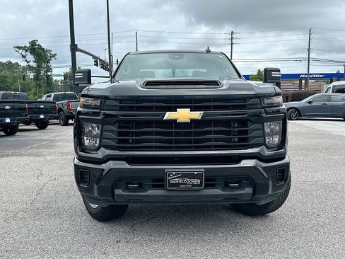 Used 2024 Chevrolet Silverado 2500 Custom w/ Custom Value Package AWD/4WD image 5