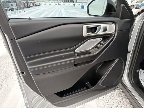 Used 2020 Ford Explorer ST w/ ST Street Pack image 10