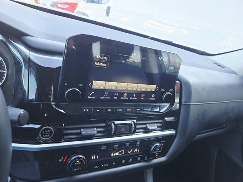 Used 2023 Nissan Pathfinder SL w/ Black Appearance Package image 25