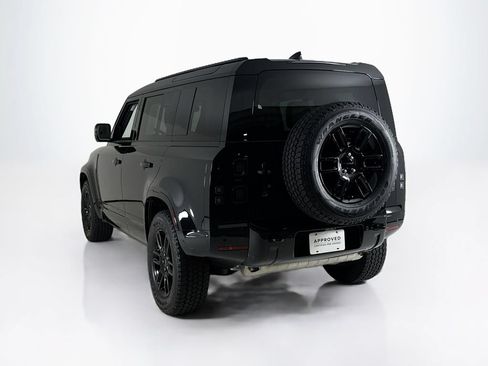 Used 2026 Land Rover Defender 110 X-Dynamic SE AWD/4WD image 3