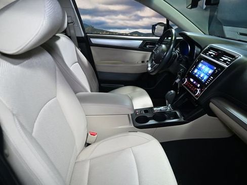 Used 2019 Subaru Outback 2.5i Premium image 43