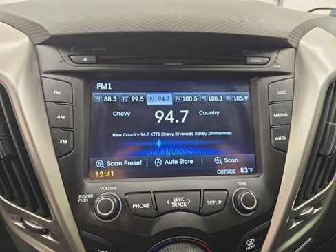 Used 2016 Hyundai Veloster FWD image 19