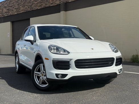 Used 2015 Porsche Cayenne Diesel AWD/4WD image 2