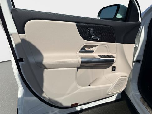 Certified 2025 Mercedes-Benz GLA 250 image 17