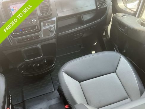 Used 2025 RAM ProMaster 2500 w/ Convenience Group FWD image 13