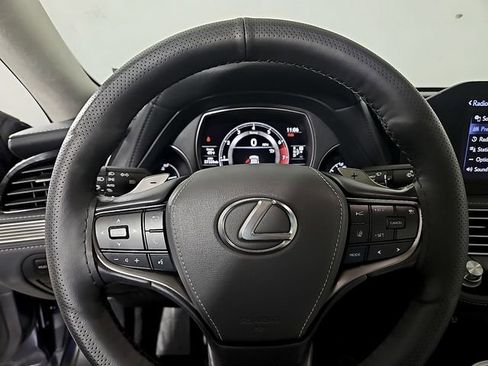 Used 2021 Lexus LS 500 AWD image 23