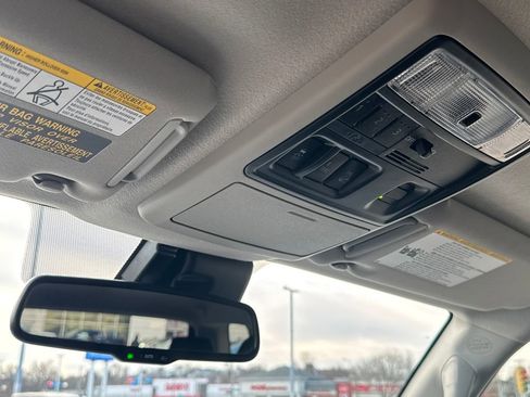 Used 2022 Toyota 4Runner SR5 Premium image 32