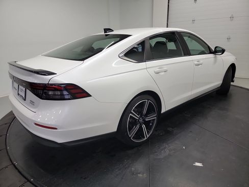 Used 2023 Honda Accord Sport image 9