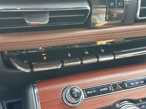 Used 2023 Lincoln Aviator Reserve w/ Equipment Group 201A RWD image 24