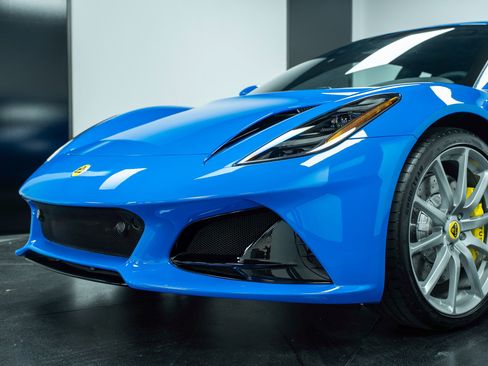 New 2025 Lotus Emira image 8