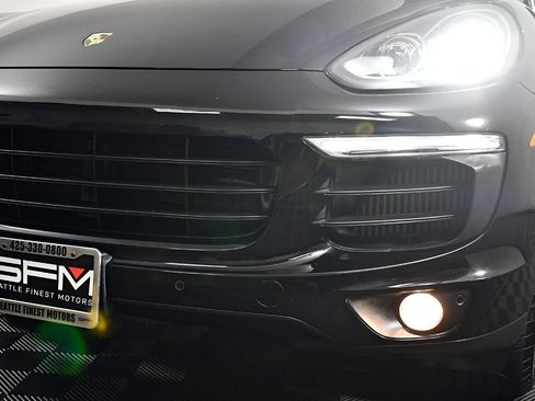 Used 2015 Porsche Cayenne S image 13