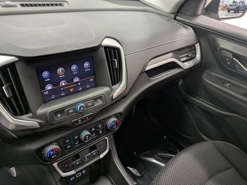 Used 2022 GMC Terrain SLE w/ Driver Convenience Package image 10