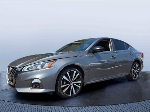 Used 2022 Nissan Altima 2.5 SR AWD/4WD image 2