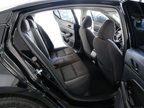 Used 2023 Nissan Altima 2.5 SV FWD image 13