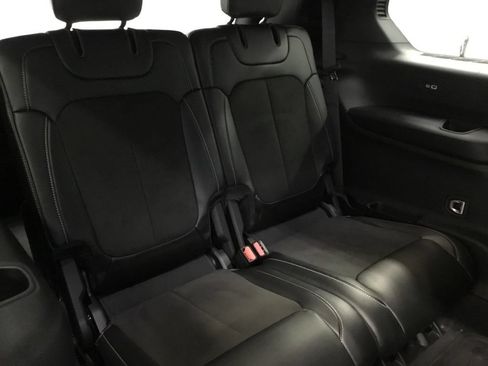 Used 2024 Jeep Grand Cherokee L Altitude AWD/4WD image 18