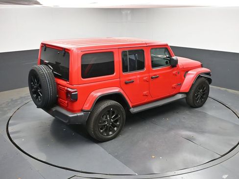 Used 2025 Jeep Wrangler Unlimited Sahara image 22