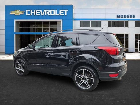 Used 2019 Ford Escape SEL image 3