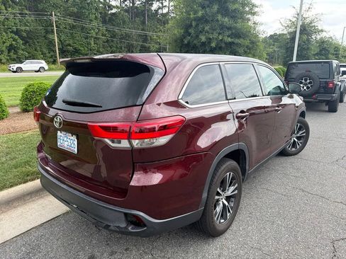 Used 2019 Toyota Highlander LE FWD image 21