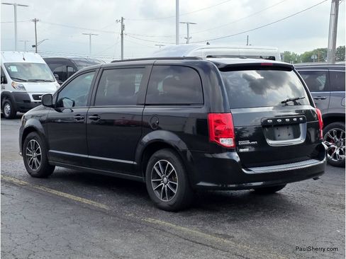 Used 2019 Dodge Grand Caravan SXT w/ Driver Convenience Group FWD image 3