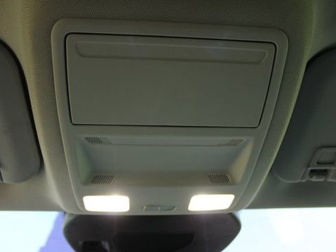 Used 2025 Ford Escape Platinum AWD/4WD image 25
