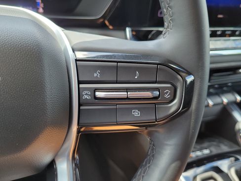 Used 2023 Chevrolet Colorado LT w/ LT Convenience Package II image 25