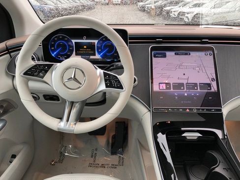 New 2023 Mercedes-Benz EQE 500 4MATIC SUV image 16