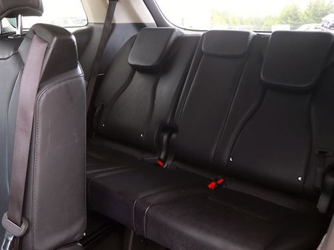 Used 2025 Kia Carnival FWD image 15