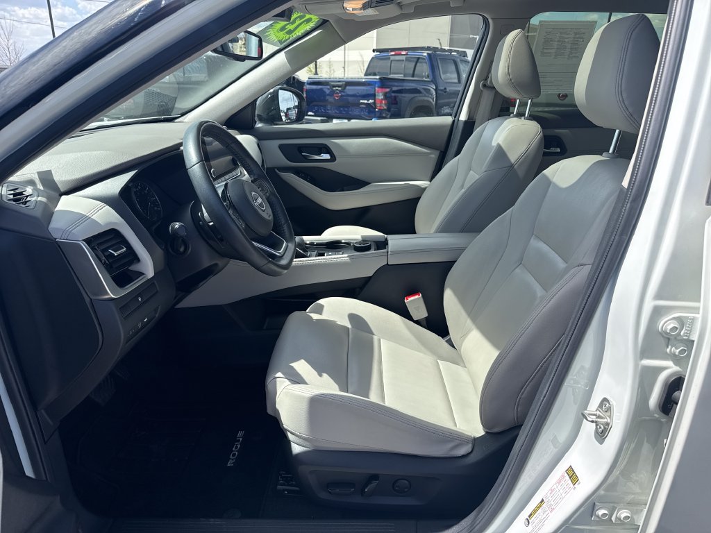 Used 2023 Nissan Rogue SL AWD/4WD image 23
