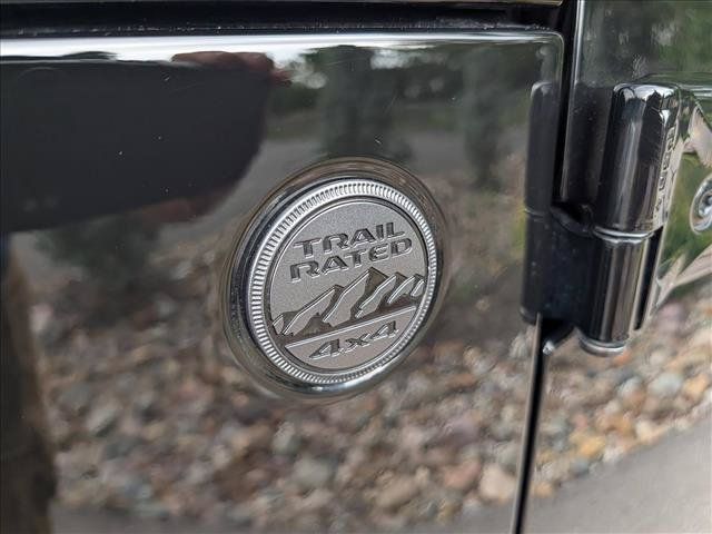 Used 2025 Jeep Wrangler Unlimited Sahara AWD/4WD image 9