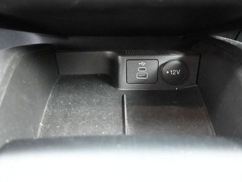 Used 2025 Ford Escape ST-Line image 25