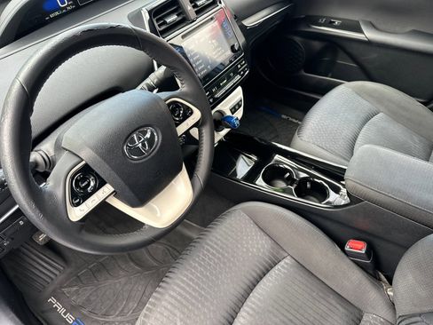 Used 2017 Toyota Prius Prime Premium image 10