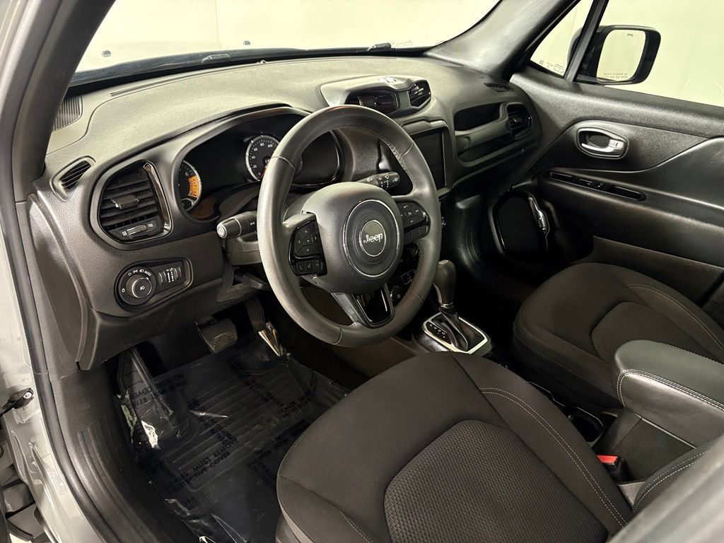 Used 2022 Jeep Renegade Altitude AWD/4WD image 17