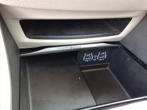 Used 2023 Chrysler Pacifica Limited image 21