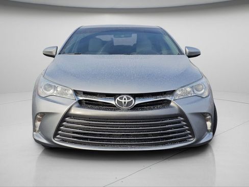 Used 2015 Toyota Camry LE image 3
