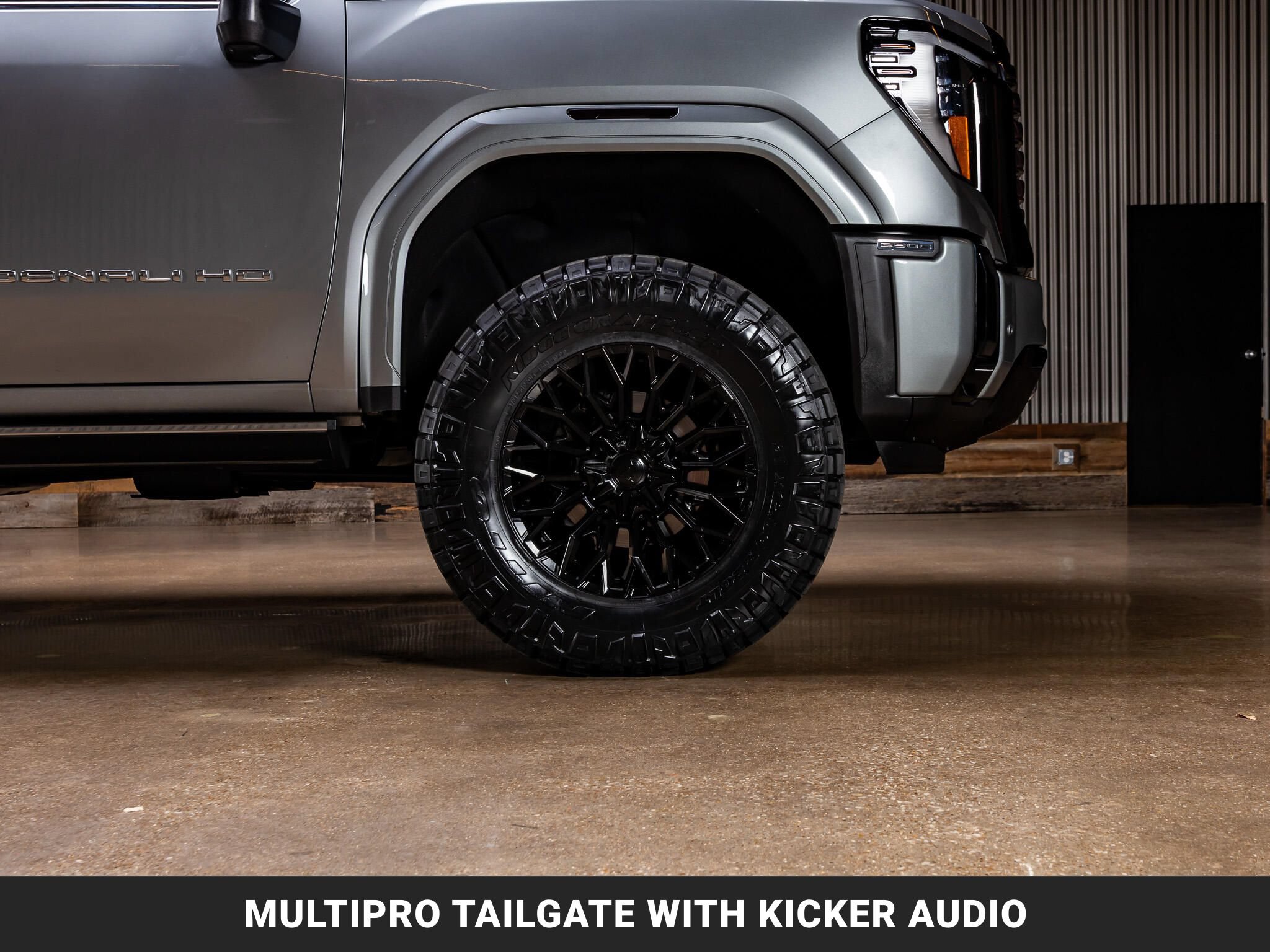 Used 2025 GMC Sierra 2500 Denali Ultimate AWD/4WD image 12