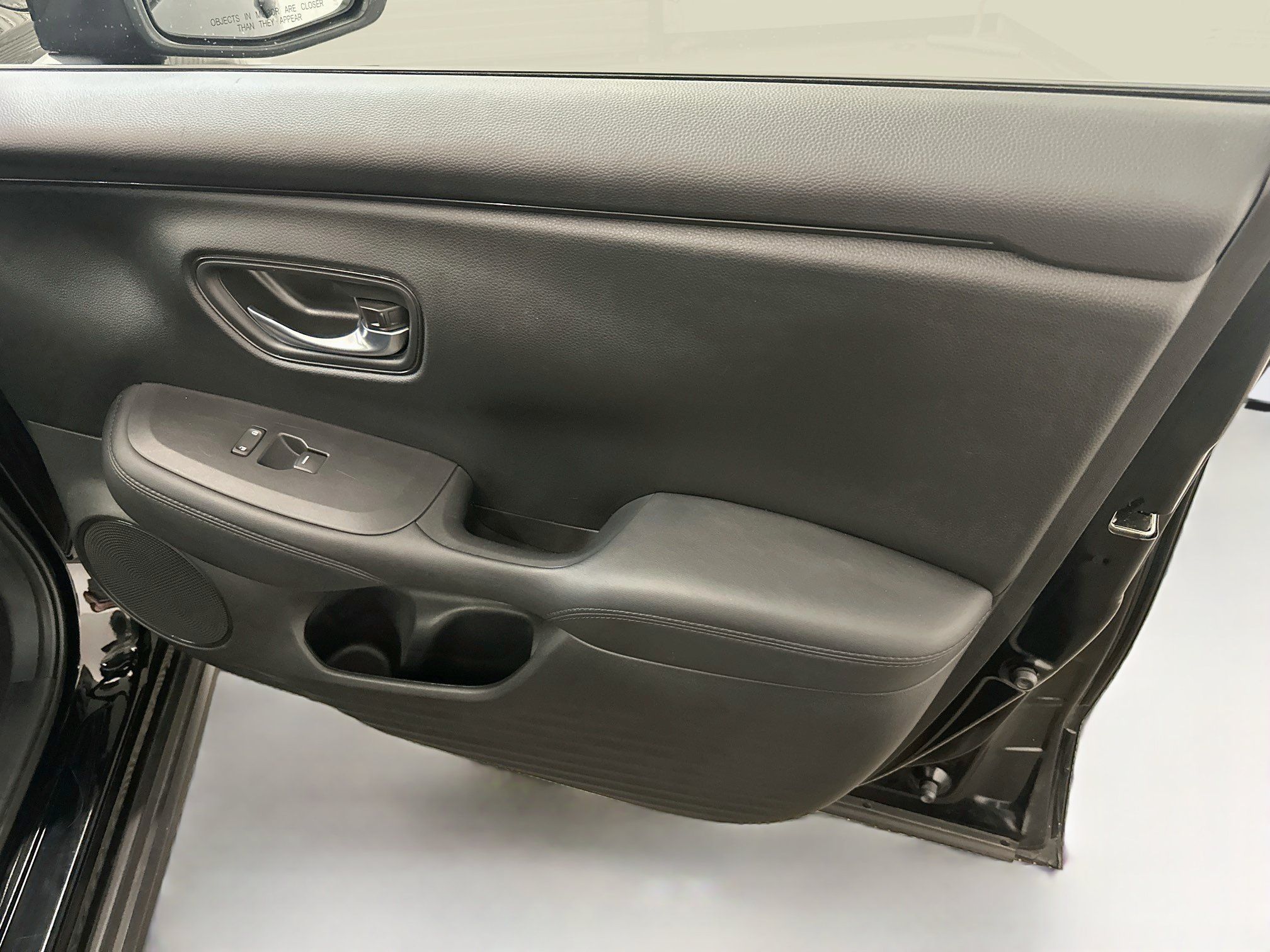 Used 2025 Honda HR-V LX image 32