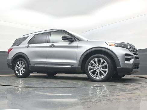Used 2021 Ford Explorer Limited w/ Equipment Group 301A image 25