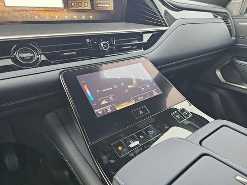 New 2026 INFINITI QX80 4WD w/ Sport Exterior Package image 28