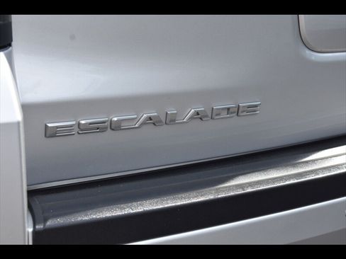 Used 2018 Cadillac Escalade ESV 2WD image 51