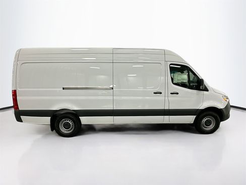 New 2025 Mercedes-Benz Sprinter 2500 image 9
