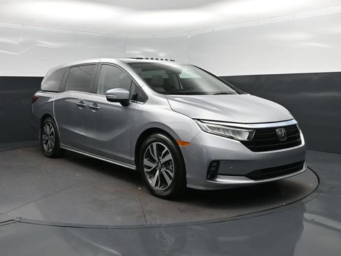Used 2023 Honda Odyssey Touring image 9