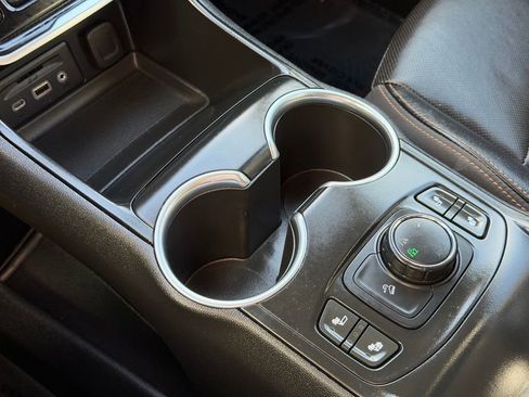 Used 2019 GMC Terrain SLT image 16