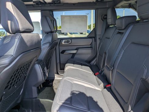 New 2025 Ford Bronco Badlands w/ Sasquatch Package image 14