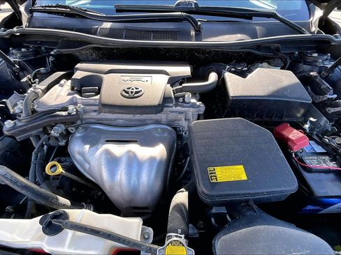 Used 2015 Toyota Camry LE image 31