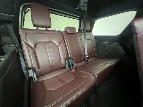Used 2024 Ford Expedition Limited image 9