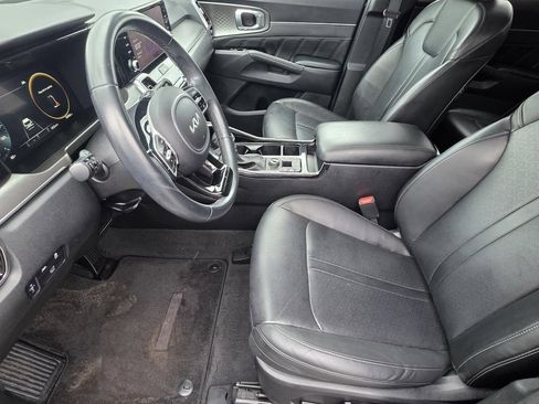 Used 2023 Kia Sorento SX AWD/4WD image 7